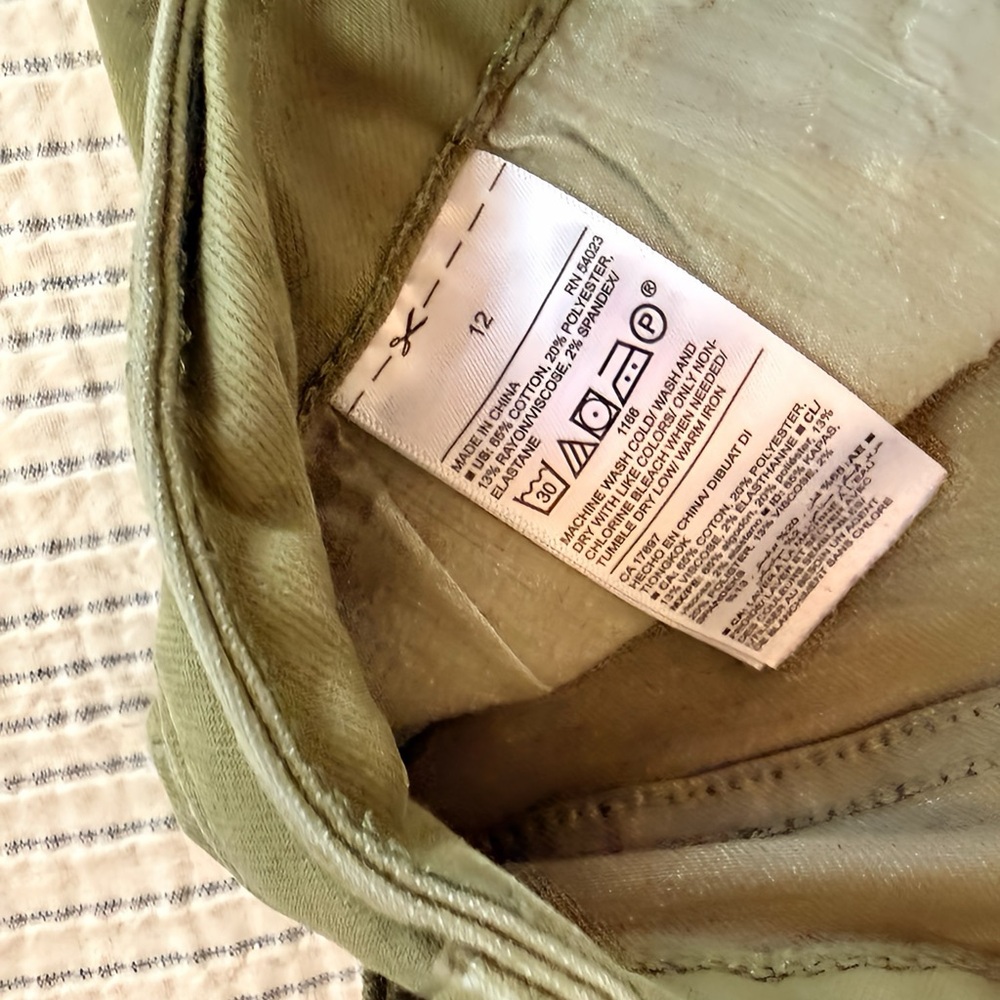 Old Navy Rockstar Olive Utility Skinny Pants - Picture 4 of 4